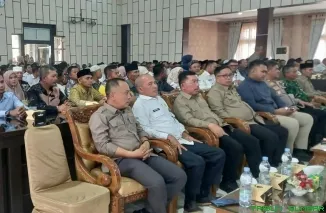 Wakil Bupati Solok Selatan H. Yulian Efi meresmikan peluncuran Aplikasi SIKAP Nagari di Aula Sarantau Sasurambi, Rabu (30/9/2026). (Foto: Ist)