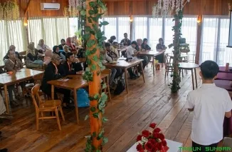 Kepala Dinas Pariwisata Tanah Datar Inhendri Abas membuka Aktivasi Ruang Kreatif Merah Putih, 29--30 September 2026. (Foto: Ist)