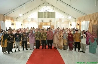 Gubernur Sumatera Barat Mahyeldi Ansharullah menjadi narasumber Seminar Nasional peringatan 100 Tahun INS Kayutanam. (Foto: Ist)