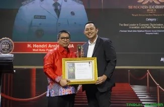 Wali Kota Hendri Arnis terima penghargaan ILMA 2026 di Bali. (Foto: Ist)