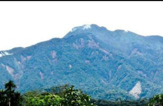 Warga Kajai cemas dinding Gunung Talamau lonsor bisa memicu galodo. (dok) 