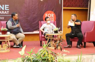 Bincang lepas Gagasan Transformasi Erick Thohir untuk Indonesia, (ka-ki) Adrian, Andri Rusta dan Lukman Edy, Basko Kamis 17 Februari 2022. (gusriko)