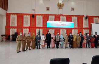 Yudi dan lima pejabat dilantik Wako Padang Hendri Septa, Senin 1/3-2022. (dok) 