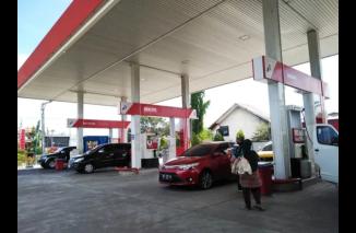 Plat merah haram minum solar subsidi, SPBU jangan kasih. (dok) 