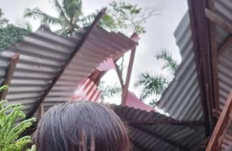 Gadis Kecil di tanah bencana Kampung Taruko Malampah Pasaman. (dok) 