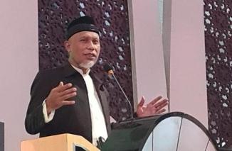 Mahyeldi siap berhentikan Direksi Bank Nagari yang halangi konversi ke syariahx "laporkan kepada saya" Minggu 6 Maret 2022. (dok) 