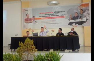 Ketua KI Sumbar Nofal Wiska sebut pemakai uang rakyat objek UU 14 Tahun 2008, Kamis 31 Maret 2022 di Mifan Padang Panjang. (sis) 