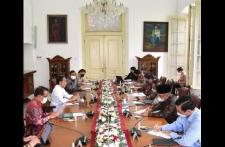 Presiden Joko Widodo gelar rapat tegas tidak ada. penundaan Pemilu daj Pilkada 2024, Minggu 10 April 2024? (dok) 