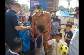 Wagub Sumbar ke Timbo Abu Ateh, emak-emak tumpahkan curhatnya ke Audy, Selasa 5 April 2022. (dok/nov) 