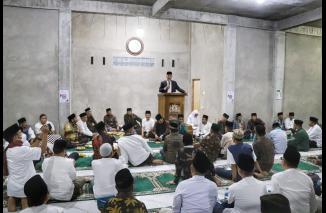 Kepala. OPD jangan duduk di kantor, serahkan saja ke sekretaris, ujar Mahyeldi Rabu 13 April 2022. (dok/dkis) 