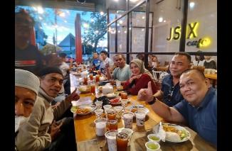 Bukber IWO Sumbar di J SIX Cafe Senin 25 April 2022.(dok) 