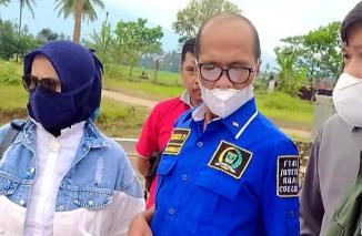 Anggota Komisi IV DPRD Sumnar HM Nurnas tinjau proyek APBD Sumnar 2021 di Payakumbuh, Kamis 7 April 2022. (dok) 