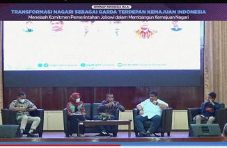 Erigas (putih) satu panggung ALC dengan Wagub Sumbar Audy bahas potensi nagari sebagai episentrum pembangunan, Sabtu 17 April 2022. (dok) 