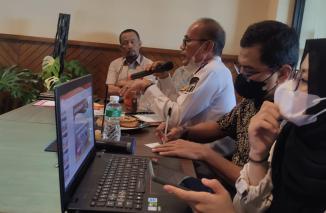 Kadishub Sumbar Heri sebut 800 ribu kendaraan berbagai jenis serbu Sumbar selama libur lebaran, Selasa 10 Mei 2022 di FGD Mengurai Senkerut Transpirtasi digelar Pustran Unand di Pusako Coffee. (dok) 