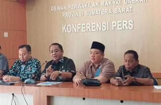 Ketua Komisi III Ali Tanjung tegaskan Bank Nagari ganti uang nasabah korban skimming, sekalioun Rp 5 perak, Kamis 12 Mei 2022. (dok/ck) 