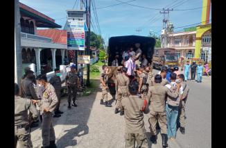 Pelajar diamankan Satpol PP Padang, handeh... (rey) 