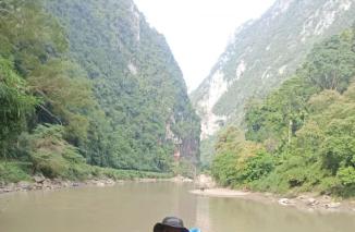 TPP Dewi Sumbar abadikan view batu karst Berusia 350 tahun di Silokek keren, Kamis 19 Mei 2022. (dok) 
