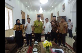Mahyeldi terima Ketua Yayasan Tamansiswa dan Rektor Universitas Tamansiswa dalam rangka peringatan 100 Tahun Perguruan Tamansiswa, Kamis 19 Mei 2022. (dok/ck) 