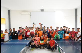 DR Hermanto ramaikan laga silaturahim tenis meja dalam rangka Milad 20 Tahun PKS, Sabtu 21 Mei 2022. (dok) 