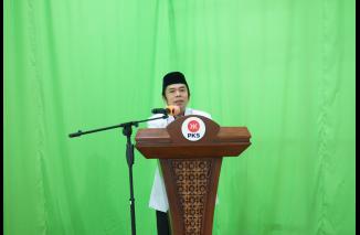 Ketua Panitia Milad 20 PKS Mulyadi Muslim ucapkan terima kasih kepada semua pihak yang berpartisipasi pada perayaan 20 tahun PKS di Sumbar, Minggu 22 Mei 2022. (dok) 