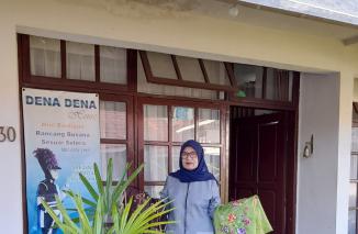 Idra penyedia baju Panitia Munas VII Gebu Minang ynag dihelar 25-27 Mei di Padang. (dok/hms) 