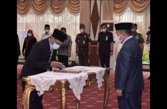 Gubernur Jambi Al Haris lantik Ketua IWO sebagai Komisioner KI Jambi. (dok) 