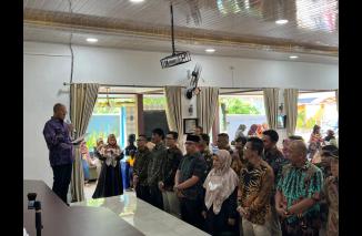 S Budi Syukur lantik PKPS Pasaman, Minggu  5 Juni 2022. (dok) S Budi Syukur serahkan Pataka PKPS kepada Ketua DPD PKPS Pasaman, Minggu 5 Mei 2022.(dok) 