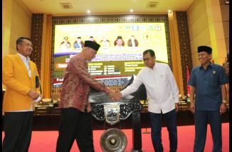 Gubernur Sumbar Mahyeldi buka POM Sumbar, Senin 6 Juni 2022 di UNP. (doa) 