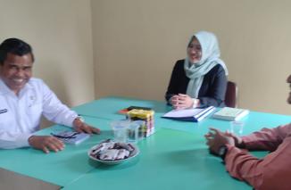 Sekda Martias Wanto dan Rion lakuka mediasi dnegan mediator Tanti Endang Lestari, Rabu 15 Juni 2022. (dok) 