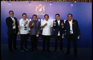 Munassus KADIN usai, Arsjad tegaskan KADIN harus berkolaborasi demgan pemerintah. Dan KADIN hanya satu sebagai wadah tunggal pengusaha, Tangerang  Kamis 23 Juni 2022. (sis) 