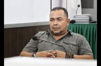 Pemerhati sekaligus Konsultan Woman Power Sumbar, Adrian Toad sebut peluang kerja jadi PRT di luar negeri terbuka bagi emak-emak milenial Sumbar ynag ingin ubah nasib, Minggu 21 Agustus 2022. (cop) 