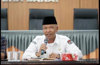 Sekretaris KPU Sumbar Firman akui ada satu komisioner dan dua ASN di KPU terdaftar anggota Parpol, Jumat 5/8-2022. (mlt) 