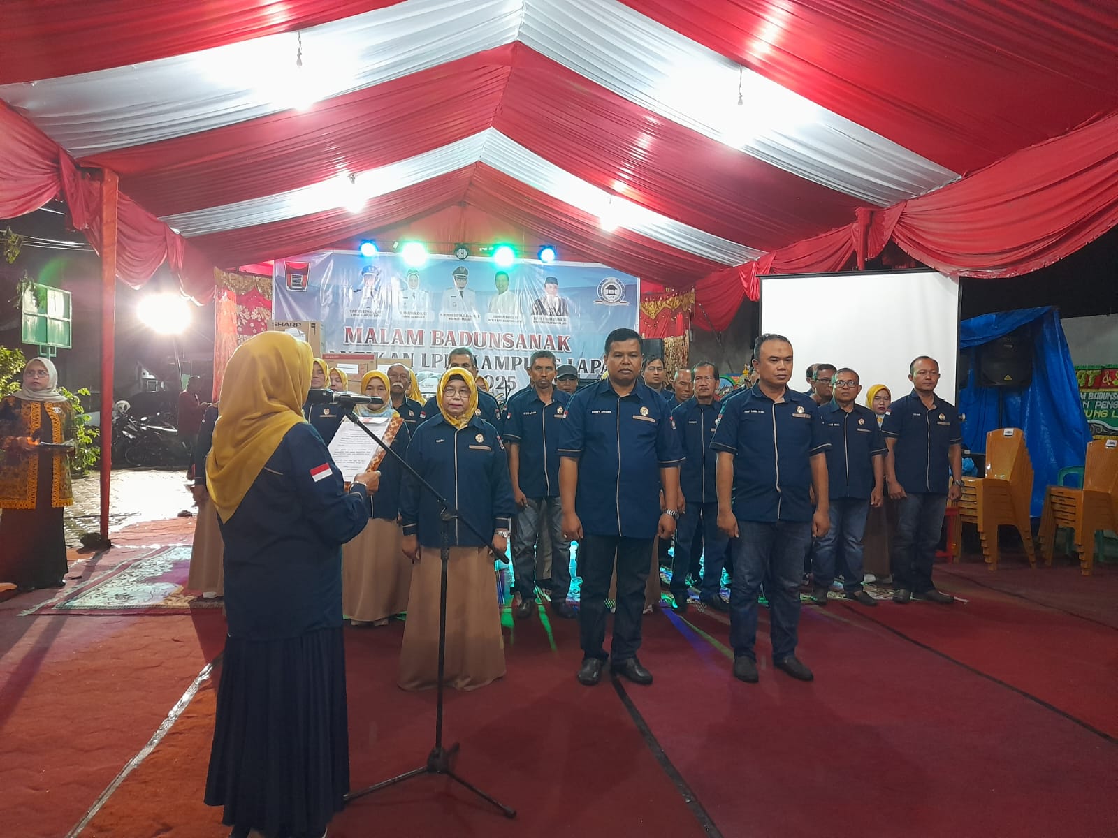 Sonny Affandi dilantik Camat Nanggalo menjadi Ketua LPM Lapau untuk periode kedua, Sabtu 17/9-2022. (zir) 