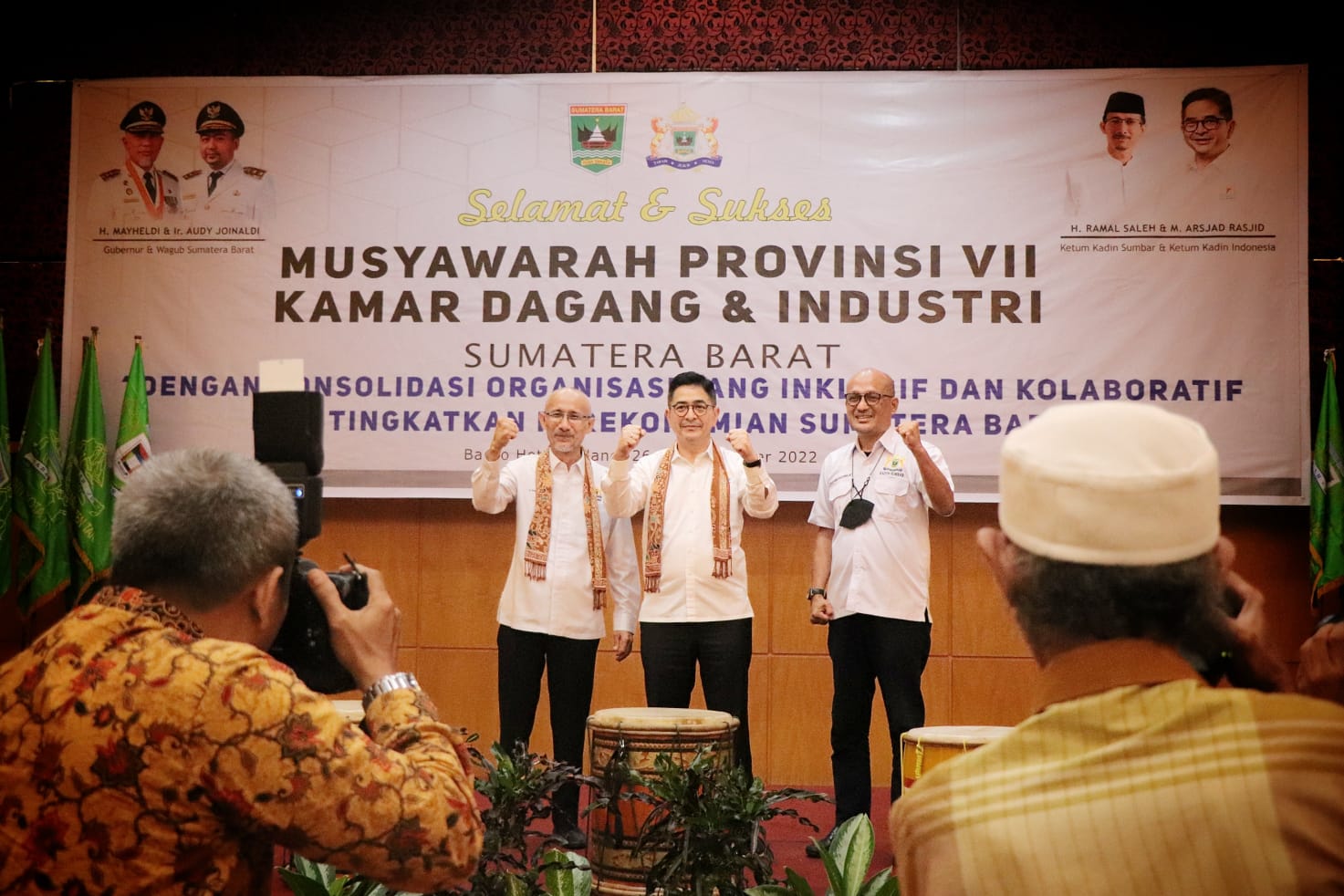 Muprov KADIN Sumbar, Waoo pemberitaan medianya, Arsjad Ngerii!!! (grp)