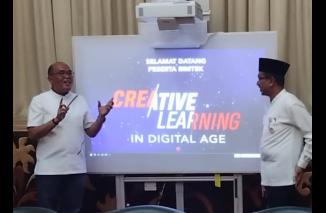 Supardi gelar Bimbingan Teknis guru d/SMA/SmK se Payalumbuh dalam upaya jadikan Payakumbuh Kota Digitalisasi Pendidikan, Minggu 3 September 2022. (sis) 