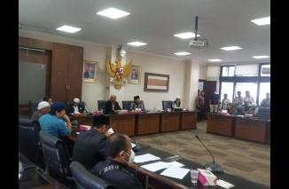 Tokoh Sumbar datangi DPRD, sampaikan aspurasi kembalikan harga BBM sebelum. kenaikandna tolak BLT BBM, Selasa 6/9-2022. (ck) 