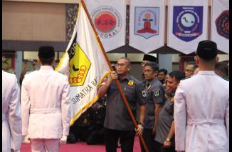 Andre dilantik jadi Ketum. Pengprov Forki Sumbarx Andre pimpin doa untuk korban tragedi Kanjuruhan Malang, Senin 3 Oktober 2022 di Padang. (dok/fb @andre...) 