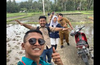 Tim Pendaplmping Desa Wisata dan Dinas Pariwisata Sumbat ke Nagari Sumpur, Senin 3 Oktober 2022. (sis) 