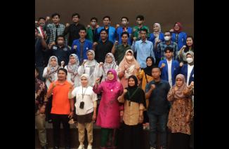 Peringati Hari Sumpah Pemuda, Uni Senator DPD RI kumpulkan anak muda Sumbar di Youth Center Padang, Jumat 28/10-2022. (sis) Cara Senator DPD RI Peringati Hari Sumpah Pemuda, Jumat 28/10-2022. (sis) 