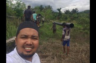 Perbaiki Irigasi, Semen Padang buat petani neringin tersenyum. (ck) 