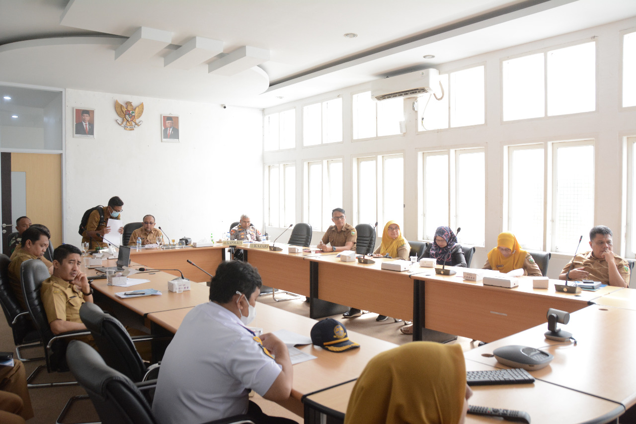 Suasana zoom meeting mingguan Kemendagri dengan Pemerintah Daerah setiap Senin, Tito sebut Padang Panjang konkret atasi inflasi, Senin 21 November 2022. (rfk) 
