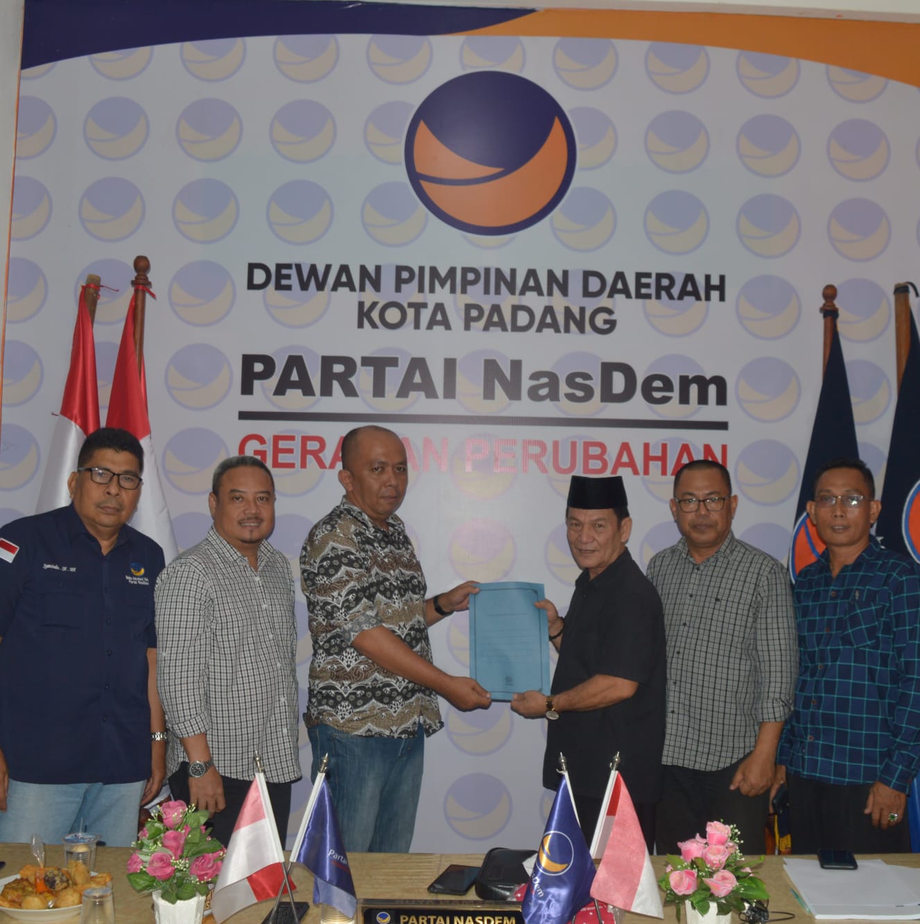 BAHU NasDem Padang dibentuk dan siap all out bantu masyarakat tak. mampuhadapi masalah hukum, Kamis 24/11-2022. (jk) 