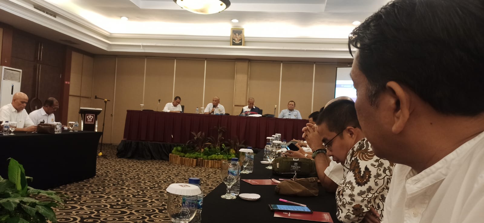 Ketua Umum KADIN Sumbar Buchari Bachter pastikan pelantikan kepengurusan Januari 2023, Senin 28 November 2022 pada Rapat Perdana Pengrus KADIN Sumbar di Hotel Pangeran Beach. (sis) Inilah wajah Pengurus KADIN Sumbar yang dilantik Januari 2023. (sis) 