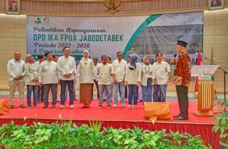 Buya Mahyeldi lantik IKA FPUA Jabodetabek. Sabtu19 November 2022 di Lumere Hotel Jakarta.(sis) 