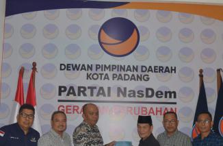 BAHU NasDem Padang dibentuk dan siap all out bantu masyarakat tak. mampuhadapi masalah hukum, Kamis 24/11-2022. (jk) 