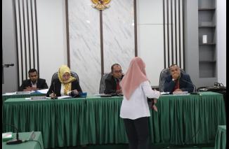 Sidang Sengketa informasi publik antara Korban Gusur Paksa Menggugat dengan Pemkab Agam alot, Rabu 30 November 2022. (grp) Jelang akhir periodesasi KI Sumbar, Adrian Tuswandi pastikan tidak ada tunggakan register, Rabu 30 November 2022. (grp) 