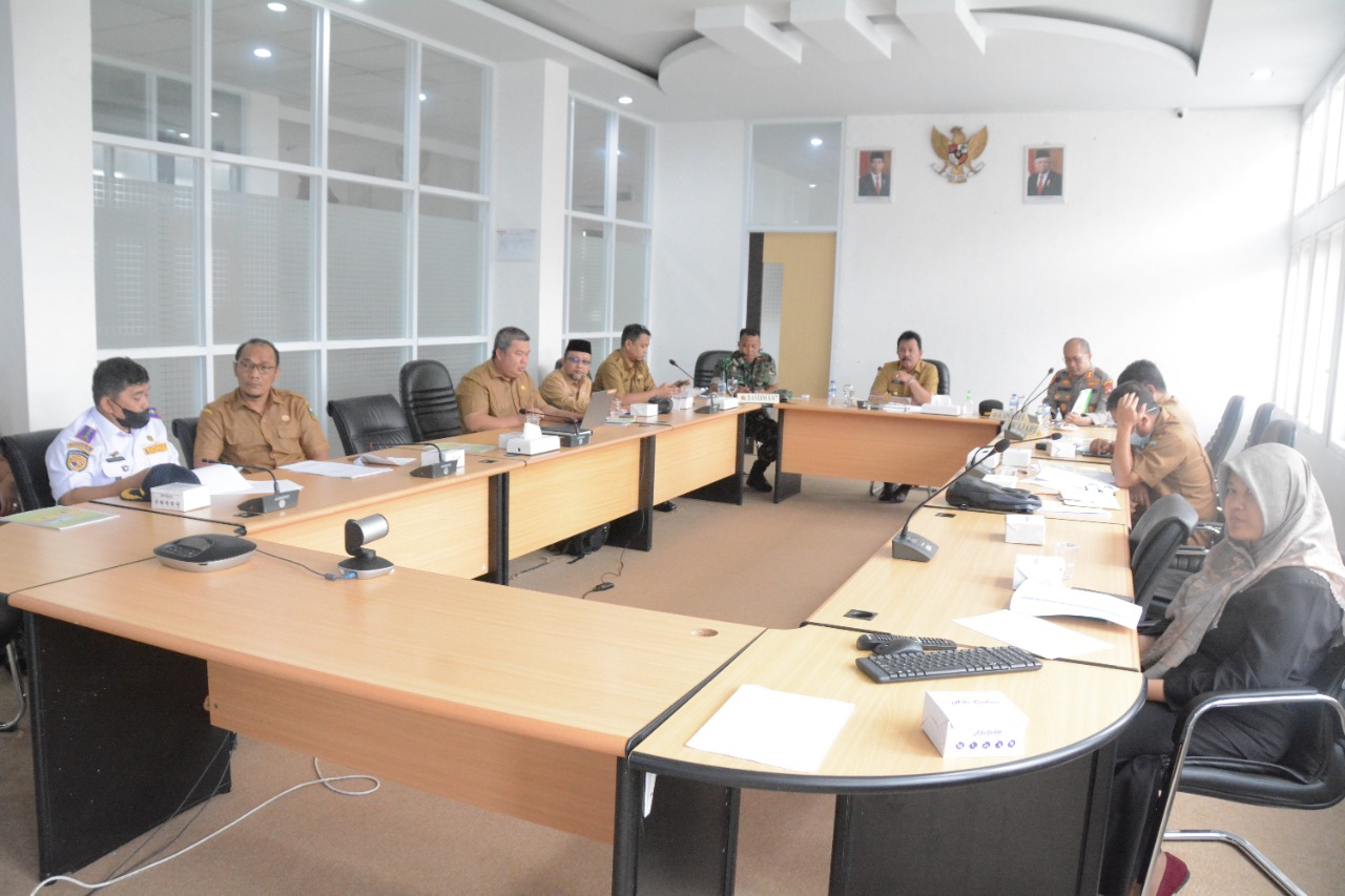 Wawako Asrul hadiri zoom meeting, kembali Mendagri puji Pemko Padang Panjang, Senin 5 Desember 2022. (des) 