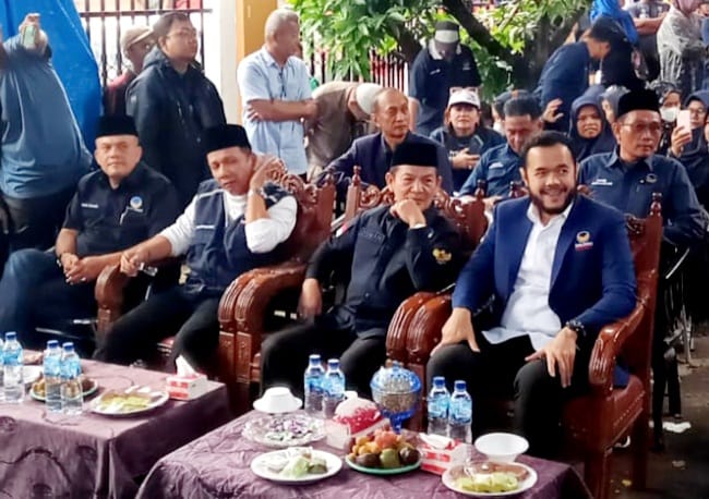 Resmikan Kantor DPC Partai NasDem Padang Barat, Osman Ayub tebar target dan ancam mundur, Minggu 11 Desember 2022. (jk) 