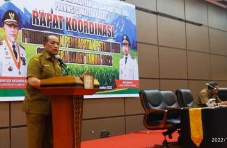 Syafrizal wakili Gubrnur Mahyeldi pada Rakor Pertanian Sumbar di Truntum Hotel Kota Padang, Rabu 14 Desember 2022. (sis) 