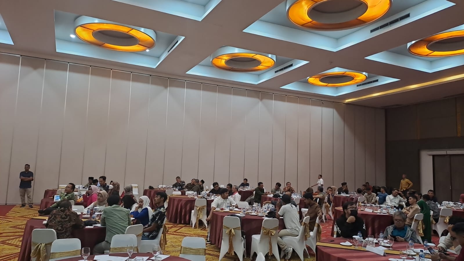 Vernin terhadap syarat minimal dukungan Balon DPD RI, ditetapkan 9 orang lolos ke verifikasi faktual, Minggu 15 Januari 2023. (dok)
